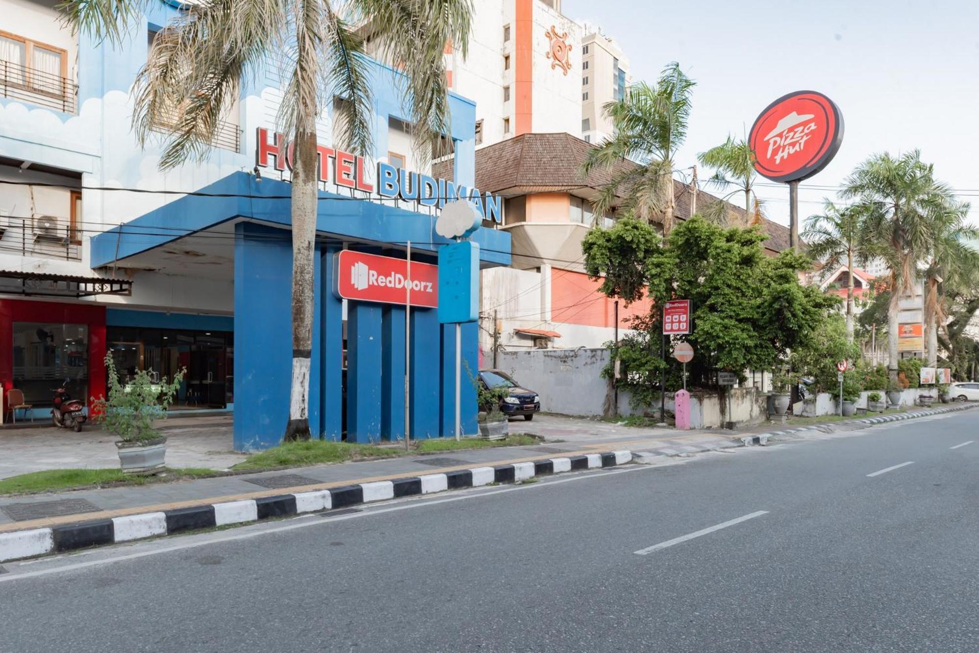 Reddoorz Near Plaza Balikpapan Hotel Exterior foto