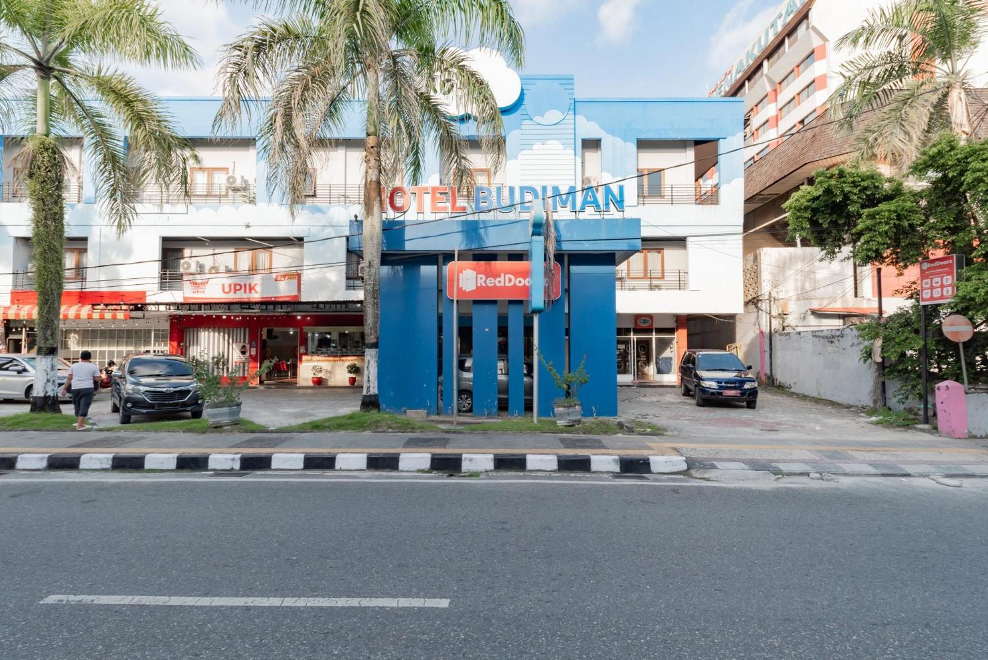 Reddoorz Near Plaza Balikpapan Hotel Exterior foto
